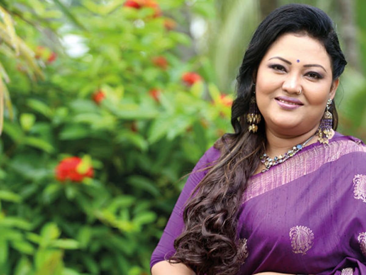 ভুয়া মামলায় গ্রেপ্তার দেখানো হলো প্রখ্যাত লোকসংগীত শিল্পী মমতাজ বেগমকে!