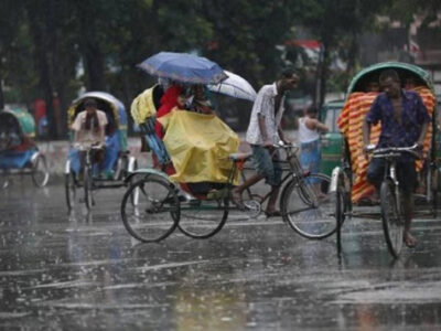 ঢাকায় ২০৬ মিলিমিটার বৃষ্টি, জলাবদ্ধতায় ভোগান্তি