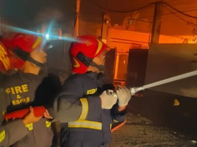 নারায়ণগঞ্জে প্লাস্টিক কারখানায় ভয়াবহ অগ্নিকাণ্ড