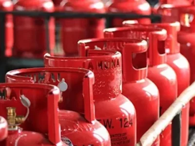 সিলিন্ডার গ্যাস নিয়ে দেশে নীরব অরাজকতার উৎসব চলছে