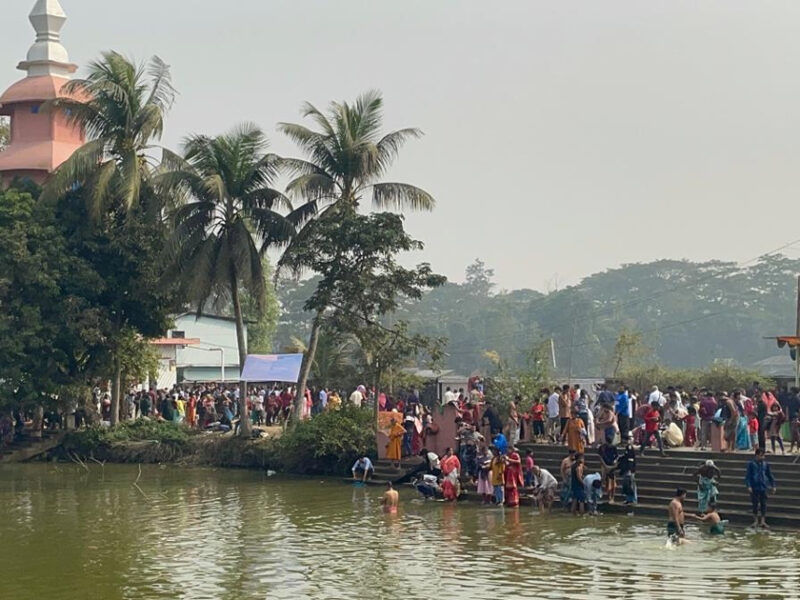চন্দনাইশে শতবর্ষী শুক্লাম্বর দীঘির মেলায় ভক্তের ঢল, আনন্দ