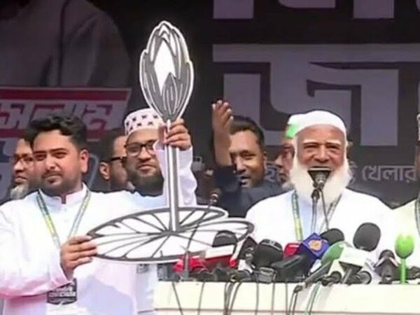 জামাতের হাত ধরা নাহিদকে মন্ত্রিত্বের প্রলোভন দিলেন শফিকুর