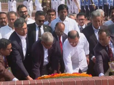 দিনের শুরুতেই জাতীয় স্মৃতিসৌধে শহীদ বীর মুক্তিযোদ্ধাদের শ্রদ্ধা জানান প্রধানমন্ত্রী তারেক রহমান