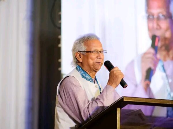 ভণ্ড-প্রতারক-জোচ্চোর ইউনুসের বিচারের দাবি উঠছে, কিন্তু বিড়ালের গলায় ঘন্টাটি বাঁধবে কে!