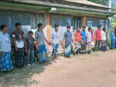 হাতিয়ায় হামলা-ভাঙচুরের প্রতিবাদে এনসিপির বিরুদ্ধে হিন্দুদের মানববন্ধন