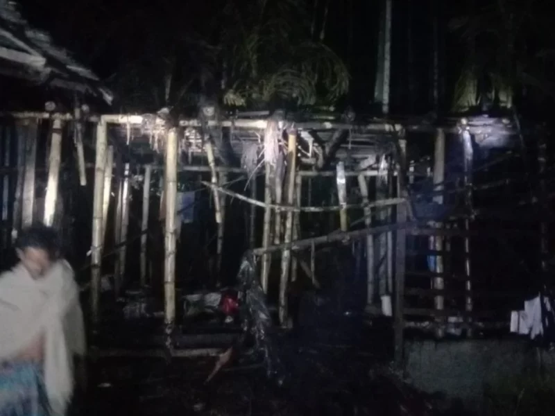 ইন্দুরকানীতে গভীর রাতে সংখ্যালঘু হিন্দুর বাড়িতে লুটপাট- অগ্নিসংযোগ, আহত ১