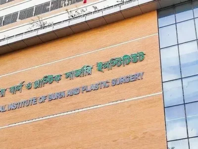 নারিন্দায় গ্যাস লিকেজ থেকে অগ্নিকাণ্ড, দগ্ধ ৩, একজনের ১০০ শতাংশই পুড়েছে