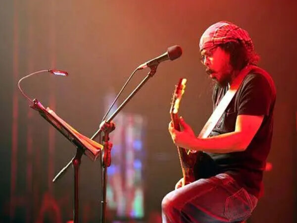 জামাতি, রাজাকারদের কাছে বিরাট বার্তা যাচ্ছে! নতুন সরকারের শপথের দিন সংসদ ভবনের সামনে মঞ্চ মাতাবেন জেমস