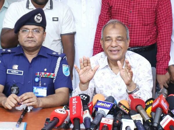 ‘নির্বাচন উৎসবমুখর হবে, কোনো শঙ্কা নেই’- সহিংসতা চোখে পড়ে না স্বরাষ্ট্র উপদেষ্টার