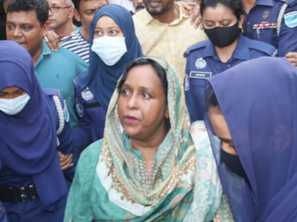 আদালতে জামিন পেলেন নেত্রী সেলিনা হায়াৎ আইভী