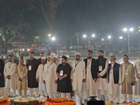 শহীদ বেদীতে ফুল দিয়ে বাংলা ভাষা এবং বাংলাদেশ নিয়ে তামাশা করেছেন জামাত শফিকুর