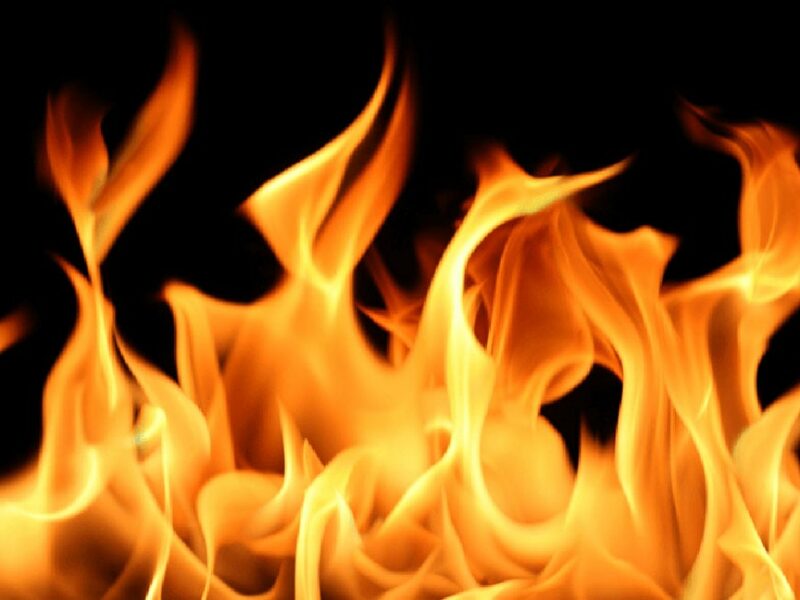 ফটিকছড়িতে অগ্নিকাণ্ডে ১০ দোকান পুড়ে ছাই