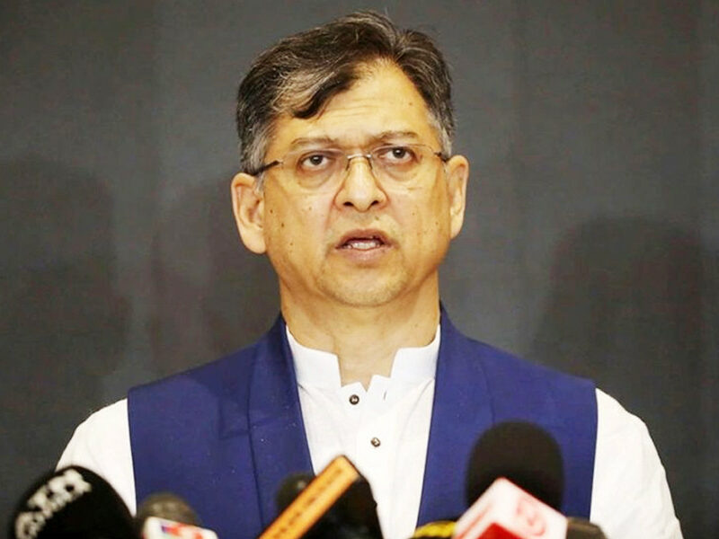 বর্তমান পোশাকে পুলিশ সদস্যরা সন্তুষ্ট নয়, সিদ্ধান্ত একটা আসবে: স্বরাষ্ট্রমন্ত্রী