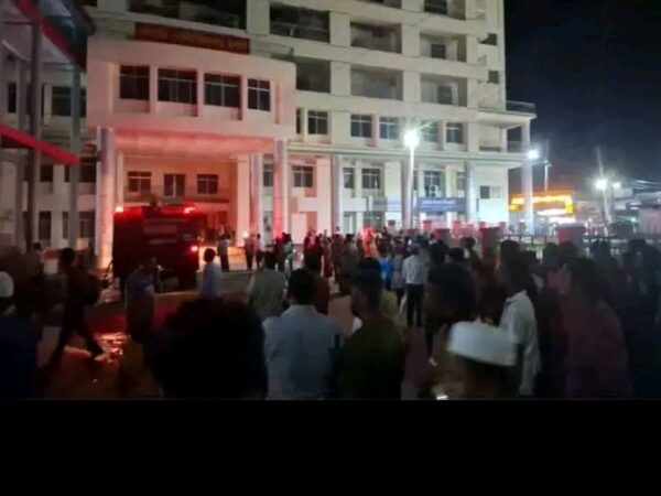 শেবাচিম হাসপাতালের মেডিসিন ওয়ার্ডে আগুন, অক্সিজেন অভাবে রোগীর মৃত্যু!