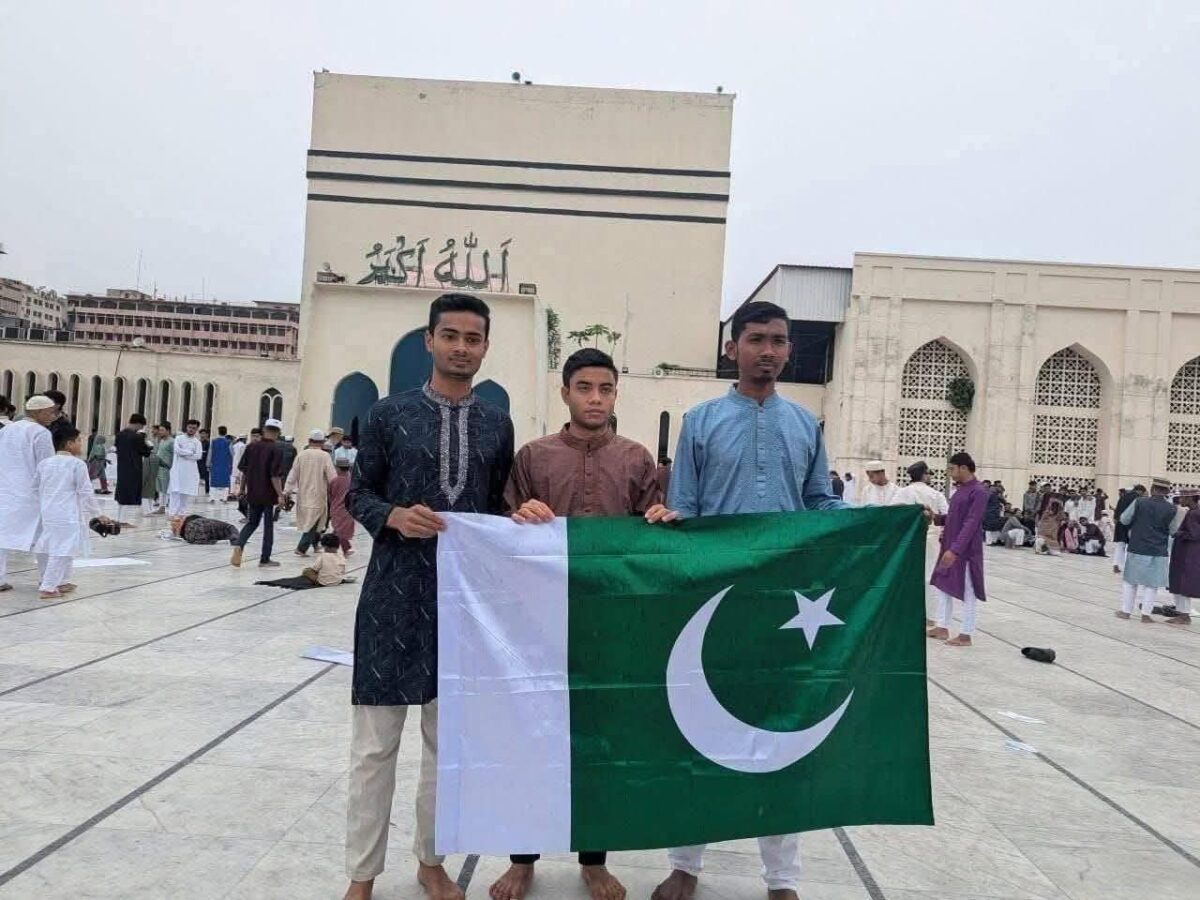 জয়বাংলা-জয় বঙ্গবন্ধুর দেশে পাকি জারজদের ঠাঁই নাই