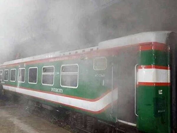 উপবন এক্সপ্রেসে আগুন, সিলেটের সঙ্গে সারাদেশের রেল যোগাযোগ বন্ধ, ভোগান্তিতে যাত্রীরা