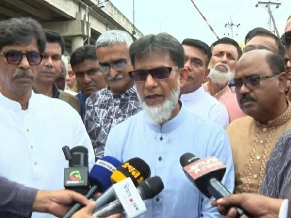 ট্রেন দুর্ঘটনায় নিহতদের পরিবারকে এক লাখ করে টাকা দেয়া হবে, জানালেন রেল প্রতিমন্ত্রী