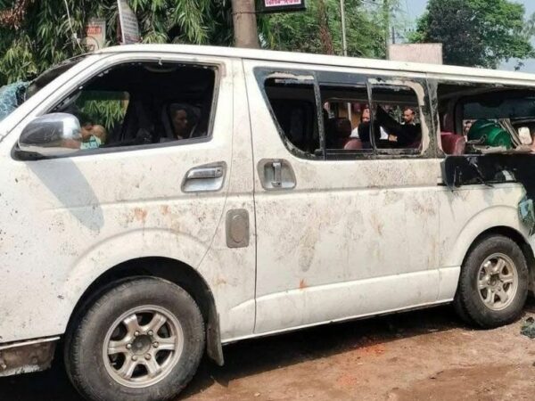 সীতাকুণ্ডে মাইক্রোবাসের সিলিন্ডার বিস্ফোরণে  আহত ৬