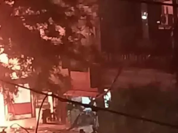 রাজধানী কুড়িলের নদ্দায় ভয়াবহ আগুন