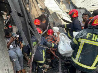 কেরানীগঞ্জে গ্যাস লাইটার কারখানায় আগুন, পুড়ে যাওয়া ৫ জনের মরদেহ উদ্ধার