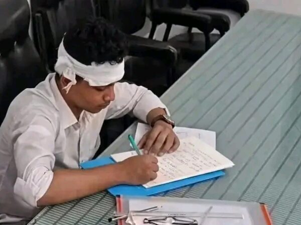 এসএসসি পরীক্ষার হলে সিলিং ফ্যান খুলে মাথায় পড়ল শিক্ষার্থীর!