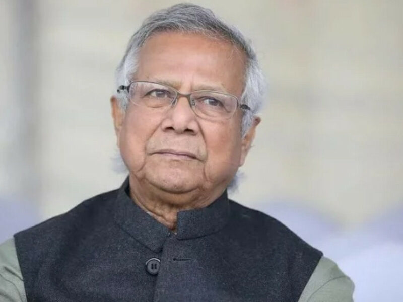 নিজেই নিজেকে করে গিয়েছেন ‘ভিভিআইপি’! ইউনূসের সেই মর্যাদা ৬ মাস কমল