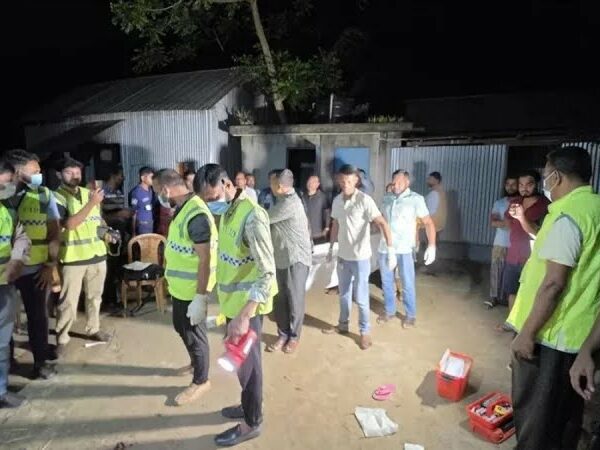 ফরিদপুরে কোদাল দিয়ে কুপিয়ে তিনজনকে হত্যা! গদাধরডাঙ্গী গ্রামে আতঙ্ক