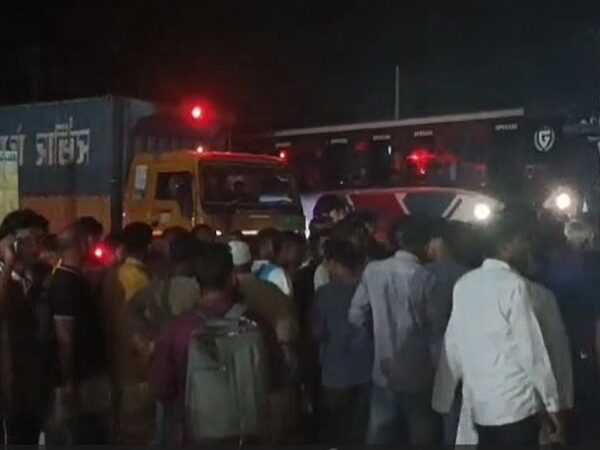 পরীক্ষার আগে প্রবেশপত্রই হাতে আসেনি! গাইবান্ধায় পরীক্ষার্থীদের ঢাকা-রংপুর মহাসড়ক অবরোধ