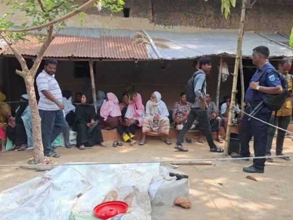 নওগাঁয় তিন বছরের শিশুসহ একই পরিবারের ৪ জনকে হত্যা