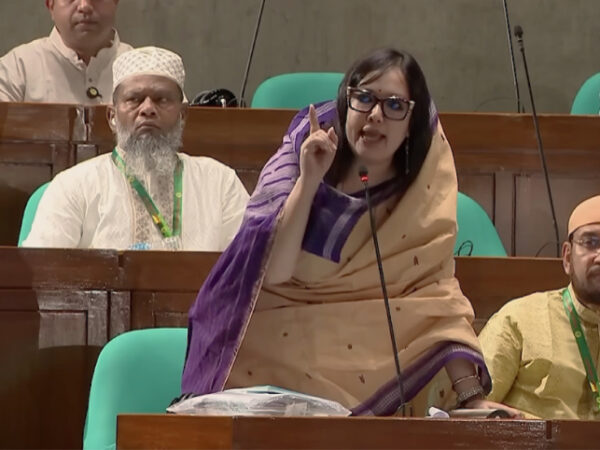 নারী এমপিদের নিয়ে আমির হামজার কুৎসিত বক্তব্যের বিচার চাইলেন রুমিন ফারহানা