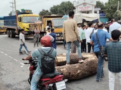 ফিলিং স্টেশনে পর্যাপ্ত তেল থাকলেও দেয়া হচ্ছে না! ঘণ্টাব্যাপী ঢাকা-খুলনা মহাসড়ক অবরোধ