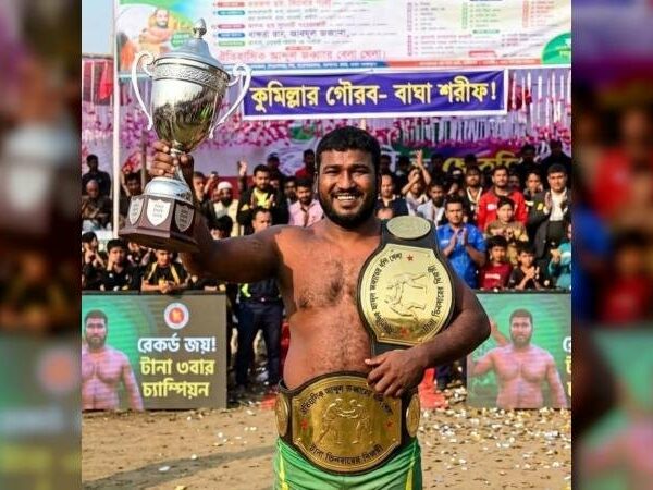 জব্বারের বলীখেলার ১১৭ তম আসরে হ্যাটট্রিক বিজয় বাঘা শরীফের