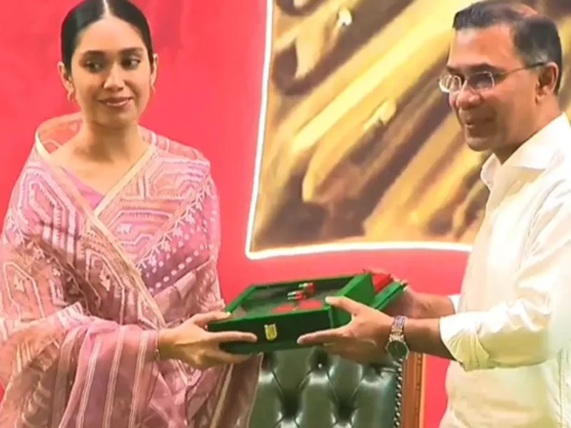 ১৫ ব্যক্তি ও ৫ প্রতিষ্ঠানকে স্বাধীনতা পুরস্কার তুলে দিলেন প্রধানমন্ত্রী, খালেদা জিয়ার পুরস্কার নিলেন জাইমা