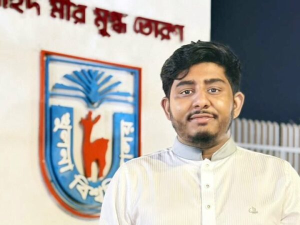 গণভোটে ‘হ্যাঁ’-র পক্ষে প্রচার চালাতে ১ কোটি টাকা দেয় বাংলাদেশ ব্যাংক: বিস্ফোরক তথ্য ফাঁস করলেন রিফাত রশিদ