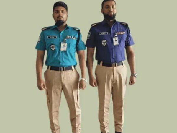 পুলিশের পোশাক নিয়ে যত কাহিনী! এবার নতুন পোশাক ‘নেভি ব্লু শার্ট, খাকি প্যান্ট’