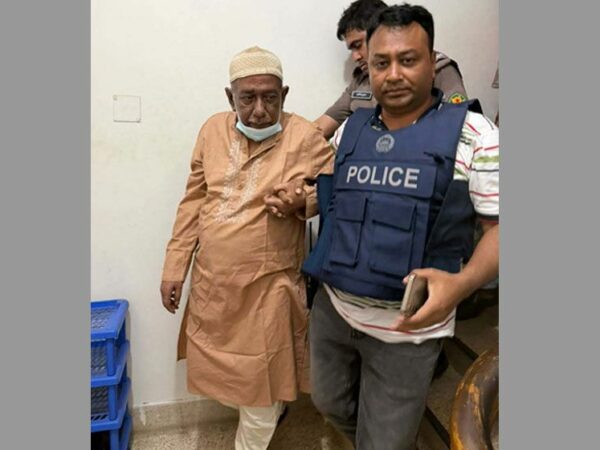 আবু সাঈদ হত্যা মামলায় বেরোবির সাবেক উপাচার্যকে কারাগারে পাঠানো হলো! প্রহসনের বিচারে ক্ষুব্ধ জনগণ