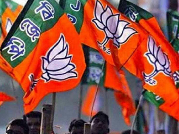 পশ্চিমবঙ্গ বিধানসভা নির্বাচনের ভোট গণনায় চলছে হাড্ডাহাড্ডি লড়াই, এগিয়ে বিজেপি
