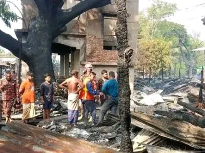 বান্দরবানে বাঘমারা বাজারে ভয়াবহ আগুন, পুড়ে ছাই প্রায় ৫০ দোকান-বসতঘর