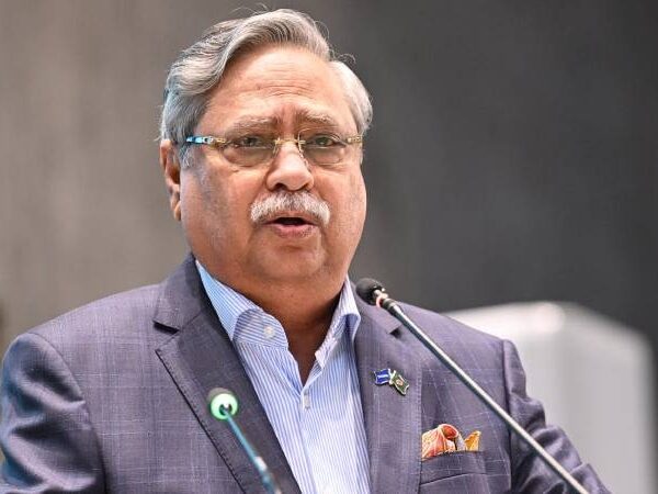 কার্যকর ব্যবস্থা গ্রহণ, একটি সবুজ, নিরাপদ বাংলাদেশ গড়ে তোলার আহ্বান জানালেন মহামান্য রাষ্ট্রপতি
