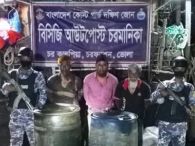 ভোলায় মাছসহ ৩ জেলে আটক