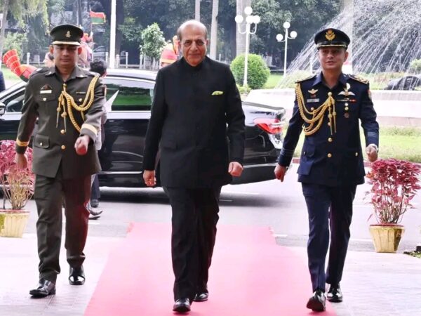 পূর্ণমন্ত্রীর মর্যাদা দেওয়া হল বাংলাদেশে নিযুক্ত ভারতের হাইকমিশনার দীনেশ ত্রিবেদীকে