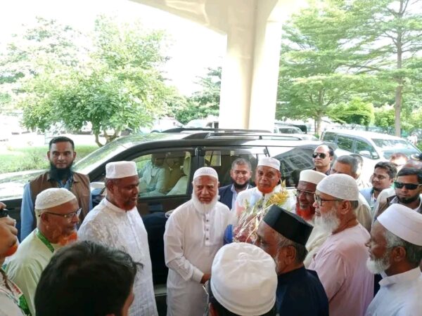 জামায়াতের আস্ফালন বেড়েই যাচ্ছে, বিএনপিও বেশি ঘাঁটাতে চায়না তাদের একসময়ের পেয়ারের দোস্তকে