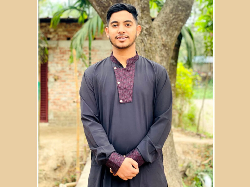 সুপারি গাছ কাটতে গিয়ে প্রাণ গেলো ২২ বছরের কলেজ শিক্ষার্থীর