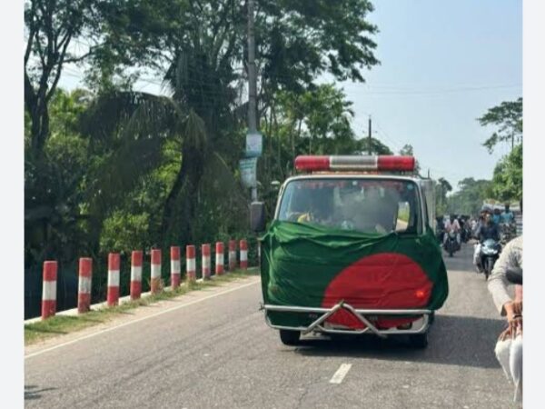 বাংলাদেশের পতাকা জড়িয়ে চিরনিদ্রায় শায়িত ‘বাংলাদেশের অহংকার’