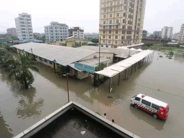 ভারী বৃষ্টি, পাহাড়ধস! গত ৪ দিনে প্রায় ৩০ জনের মৃত্যু!