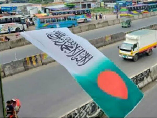 জাতীয় পতাকায় কালেমা যুক্ত করে বিক্রি হচ্ছে দেশে; ২ জন গ্রেফতার