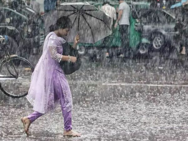 বন্যার রেশ কাটেনি এখনো! এর মধ্যেই  সারা দেশে টানা পাঁচদিন বৃষ্টির পূর্বাভাস