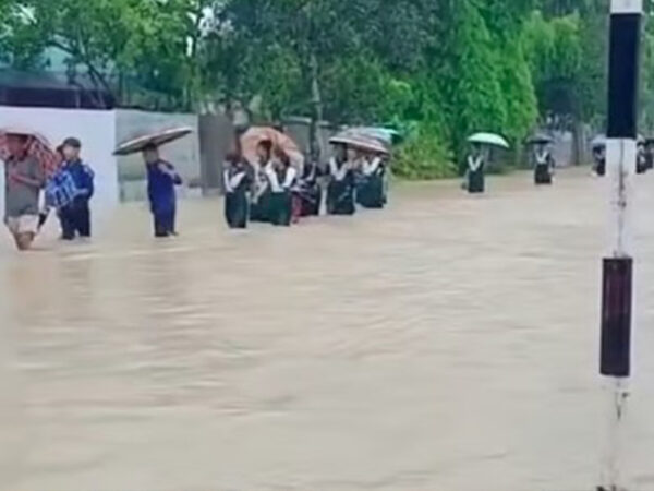 টানা ভারি বৃষ্টিতে কক্সবাজারের ৩৩ ইউনিয়ন প্লাবিত
