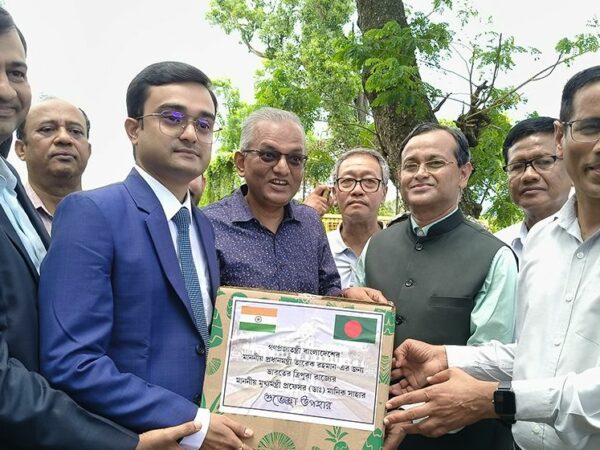 প্রধানমন্ত্রীর জন্য ৭৮০ কেজি আনারস পাঠালেন ত্রিপুরার মুখ্যমন্ত্রী ডা. মানিক সাহা