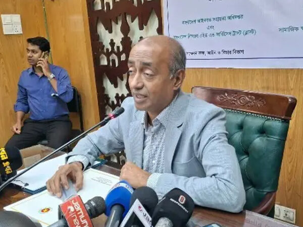 সাবেক প্রধানমন্ত্রী শেখ হাসিনাকে দেশে ঢোকামাত্রই গ্রেপ্তার করা হবে, জানিয়েছেন আইনমন্ত্রী মো. আসাদুজ্জামান
